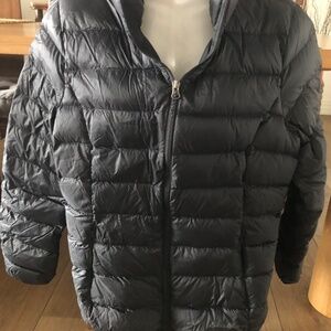 Womens L Down jacket Eddie Bauer  NEW without tags - black
